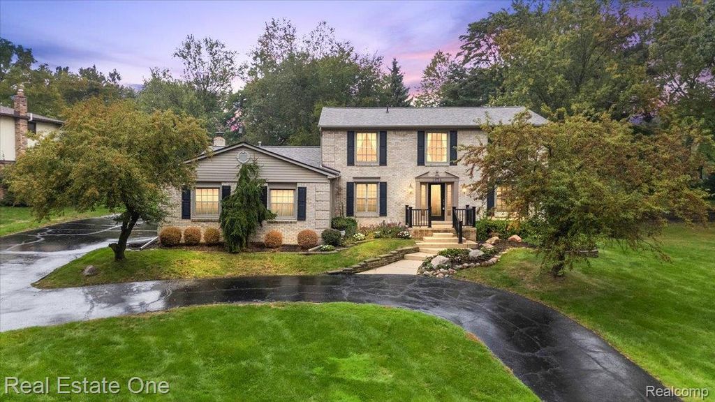 1854 Ludgate Lane, Rochester Hills