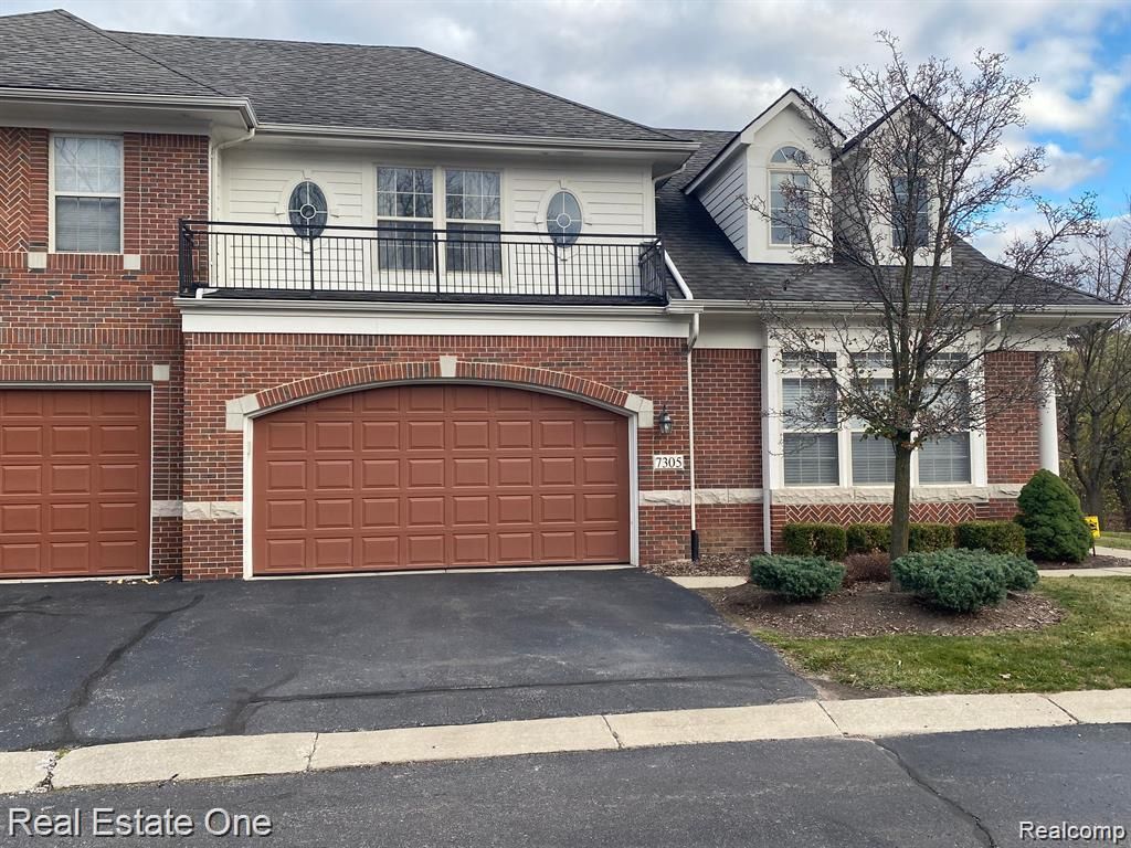 7305 Gateway Drive, West Bloomfield