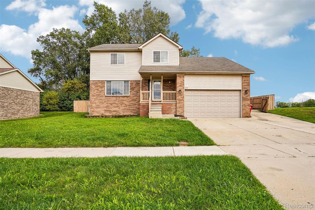 34310 Kentucky, Clinton Township