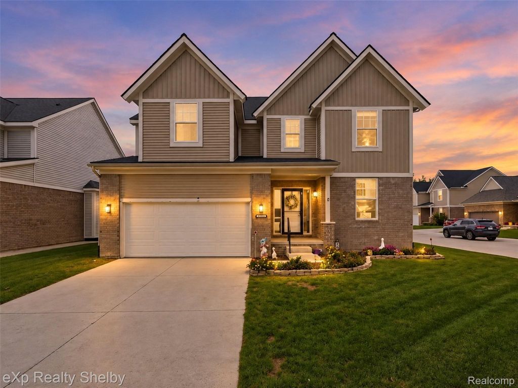 47375 Bayside Circle E, Chesterfield