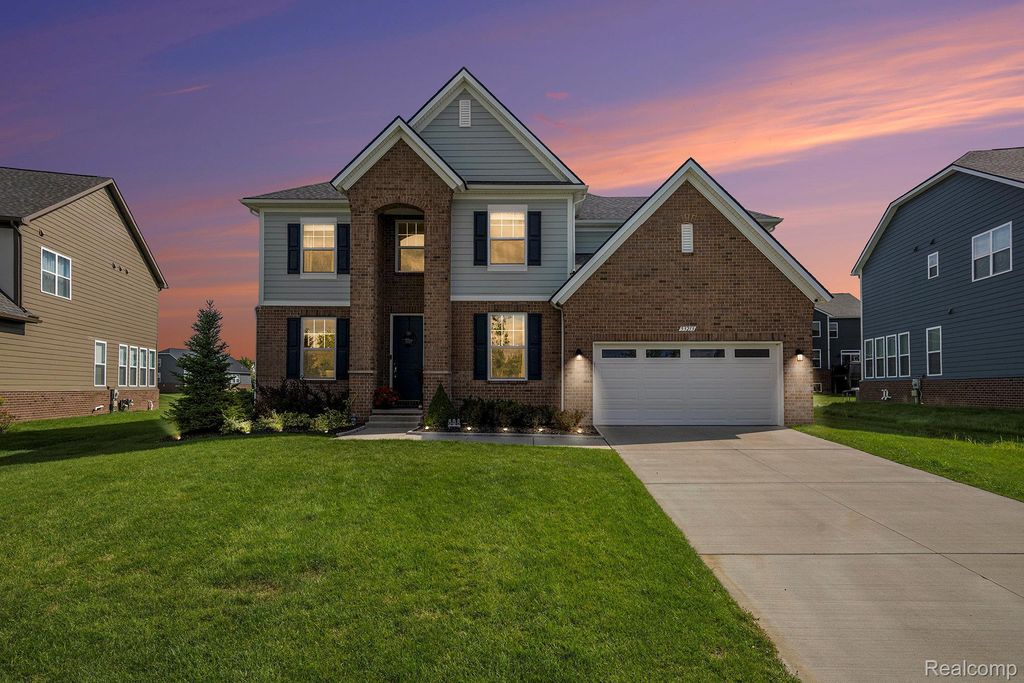 53213 Bay Laurel Lane, South Lyon