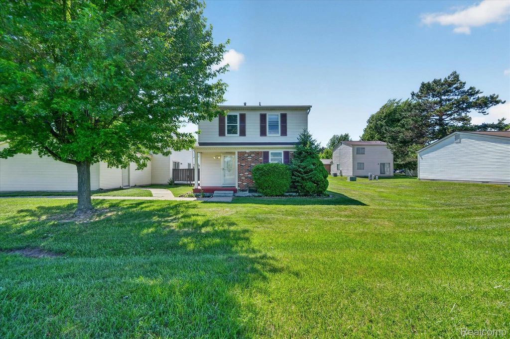 2824 Roundtree Drive, Troy