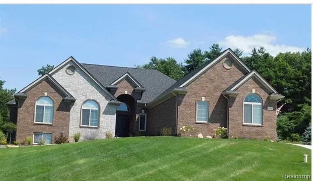 5873 Saratoga Drive, Oxford