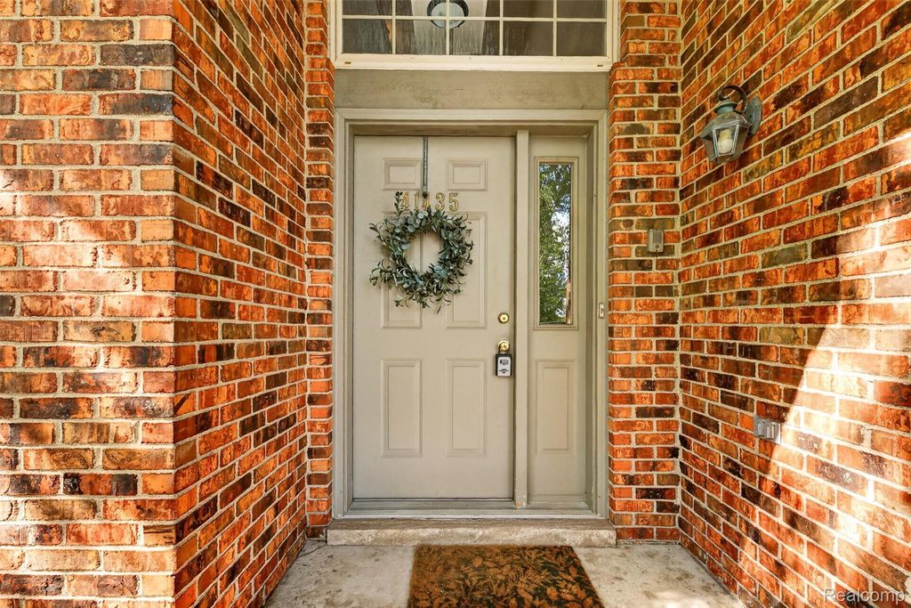 41435 S Copper Creek Drive W, Canton