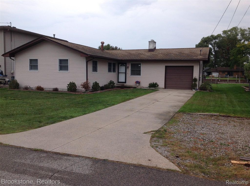 7266 Bluebill Street, Algonac