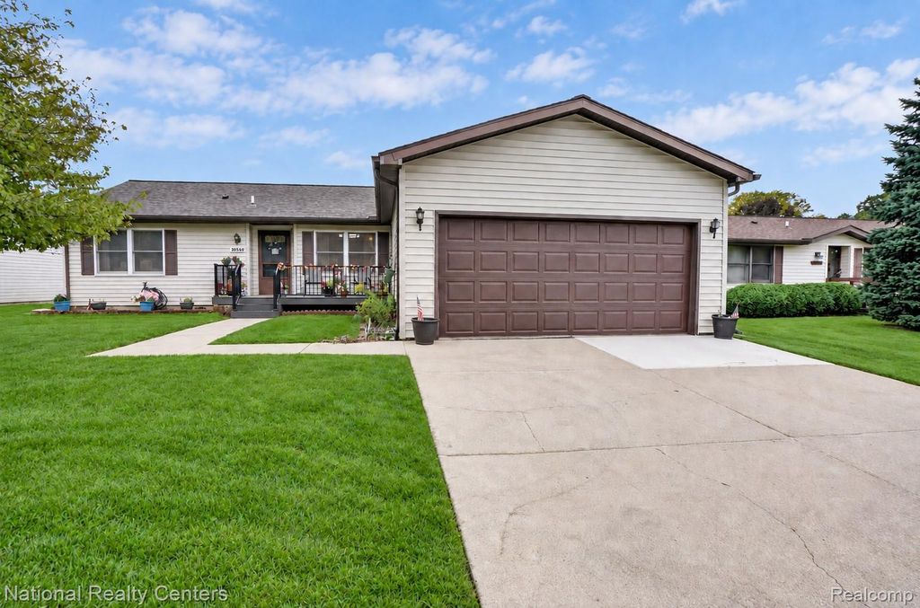 38549 Chestnut Lane 56, Westland city