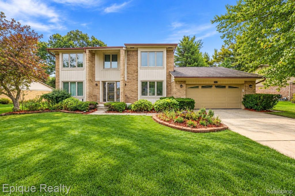 33033 Walnut Lane, Farmington Hills city