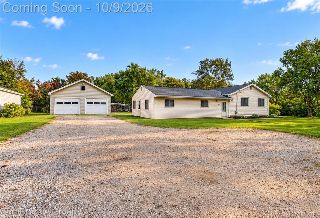 3380 W Hill Road, Flint