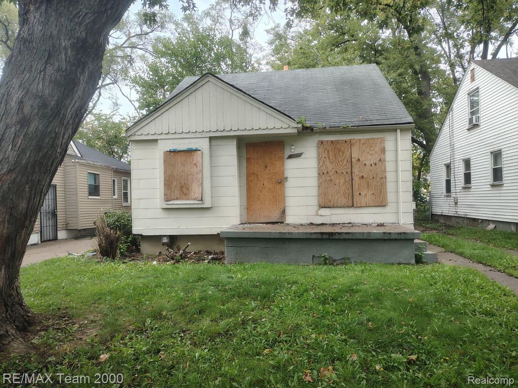 17134 Pembroke Avenue, Detroit