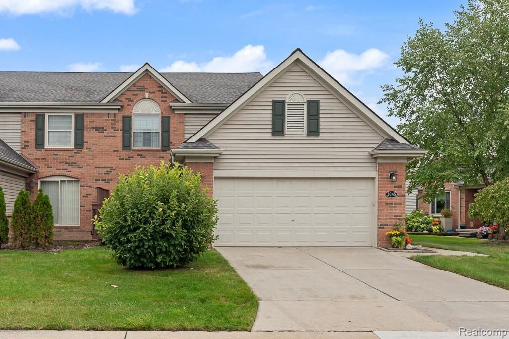 3845 Knightbridge Circle 46, Sterling Heights