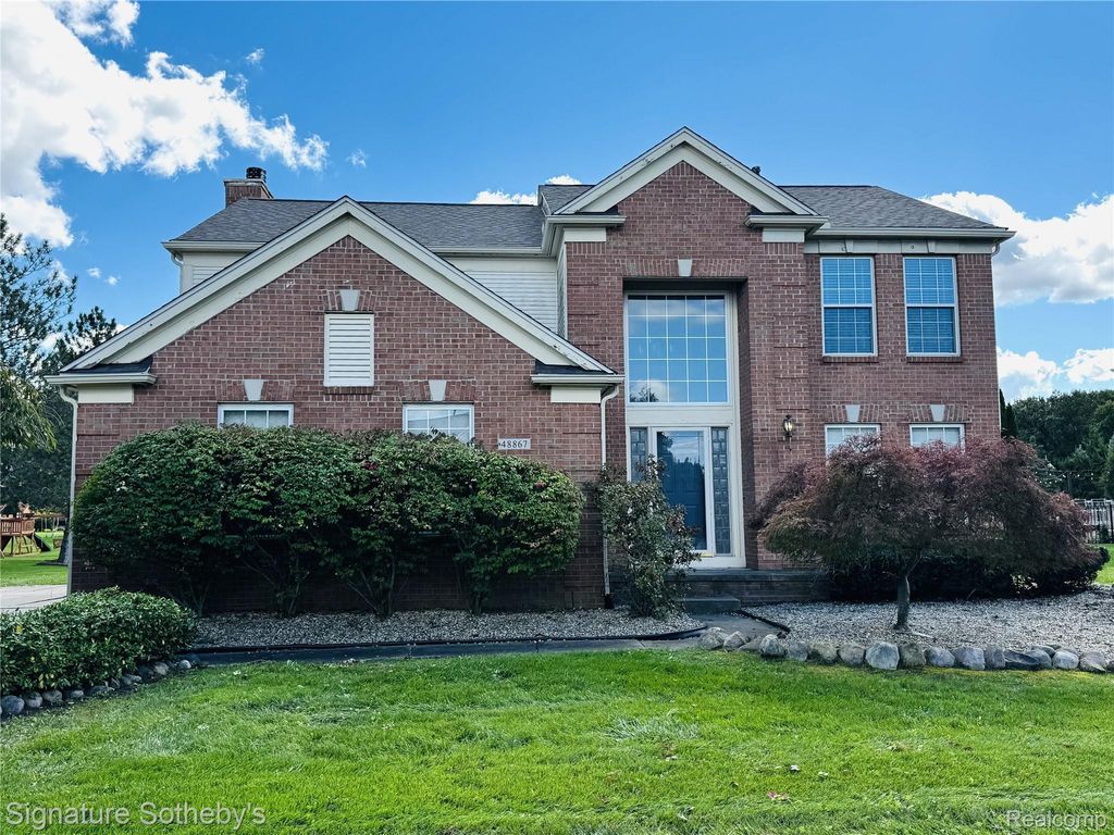 48867 Greenwich Circle, Canton