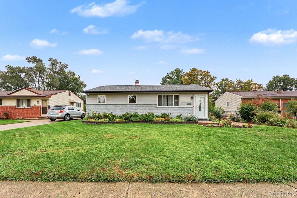 11804 Diehl Drive, Sterling Heights