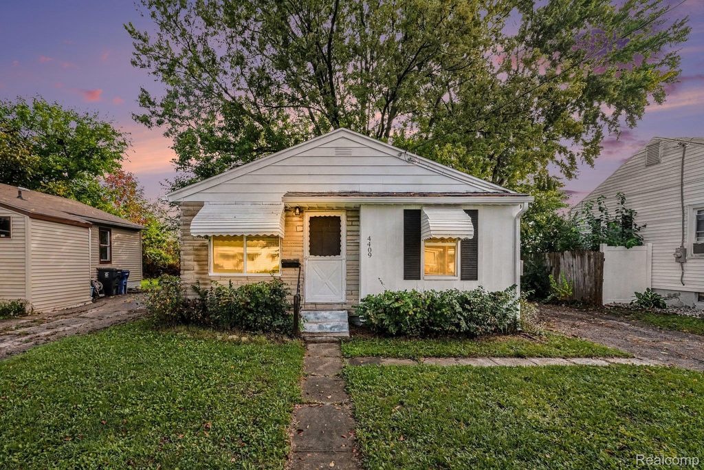 4409 Cuthbertson Street, Flint