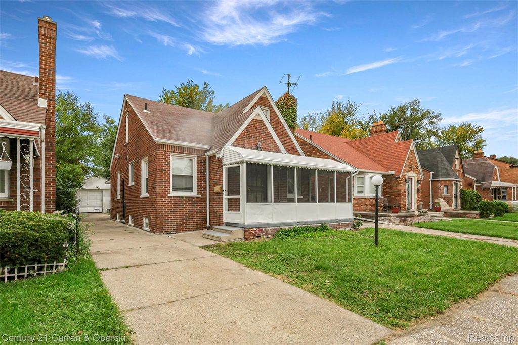 10696 Stratman Street, Detroit