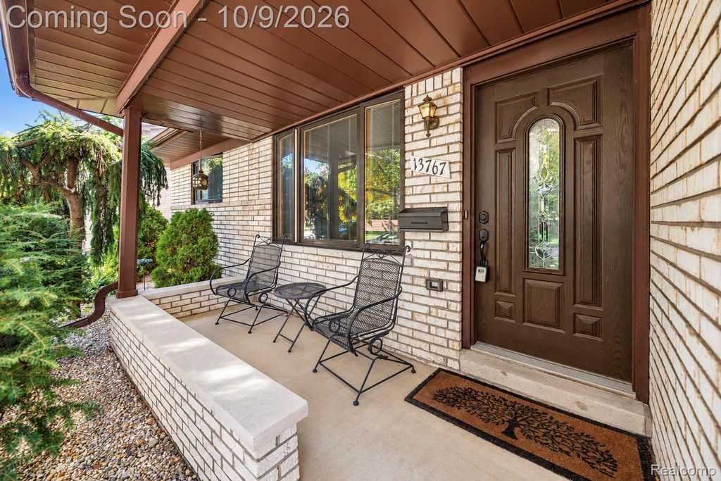 13767 Hamilton Street, Riverview