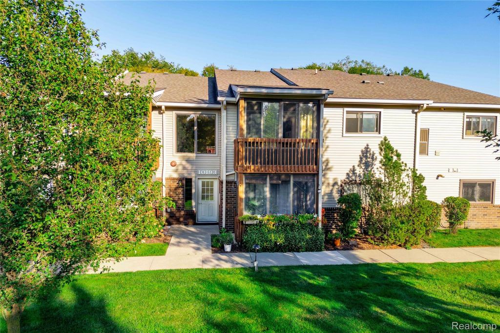 10193 Nancys Boulevard 76, Grosse Ile
