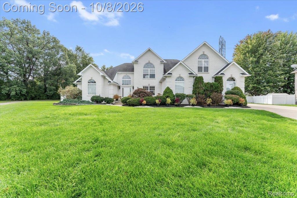 27063 Red Fox Trail, Brownstown