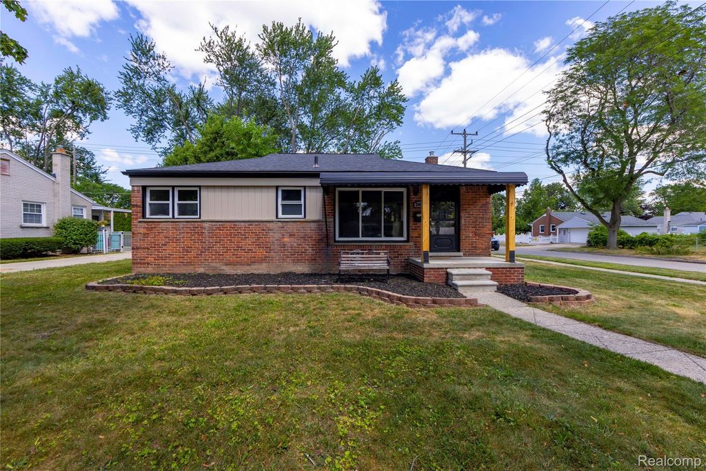29824 Hathaway Street, Livonia