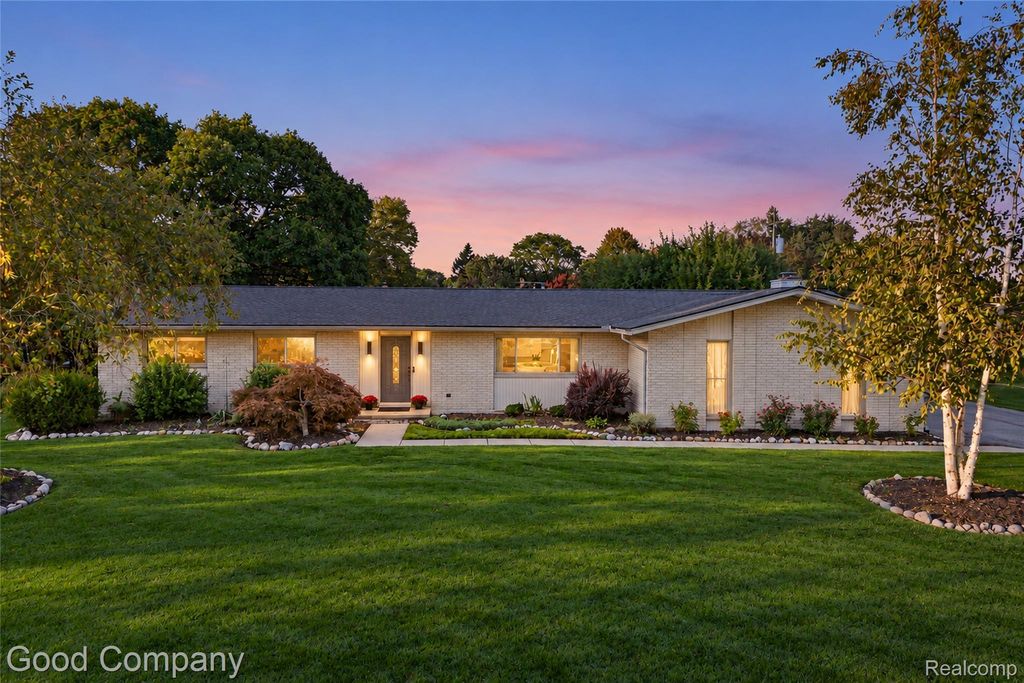 1115 Torpey Drive, Troy
