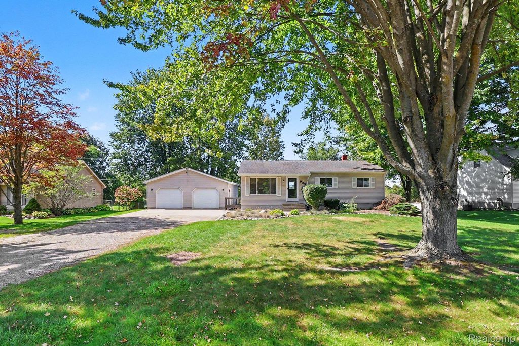 905 N Wilder Road, Lapeer
