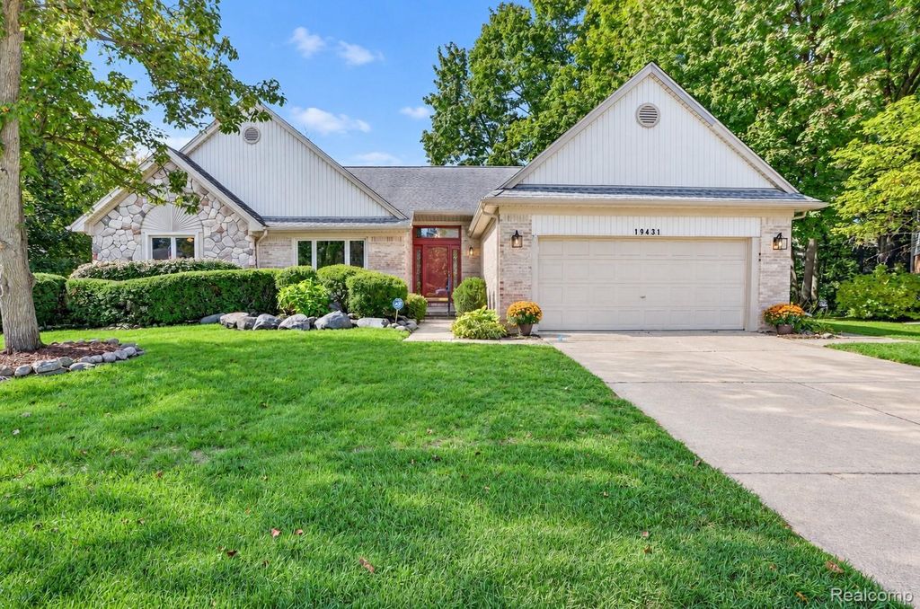 19431 Southampton Drive, Livonia city