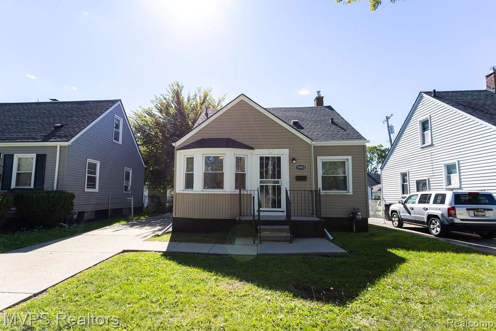 19952 Kenosha Street, Harper Woods