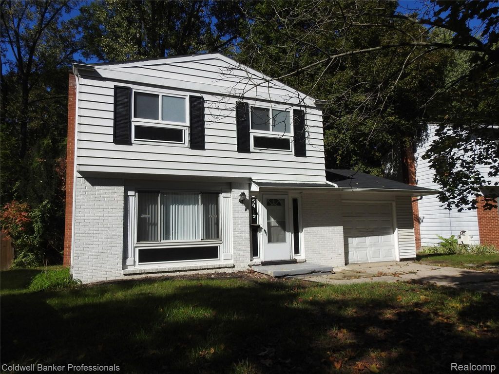 5919 Western Road, Flint