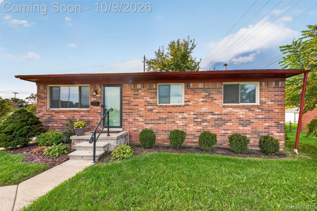 13901 Centralia, Redford