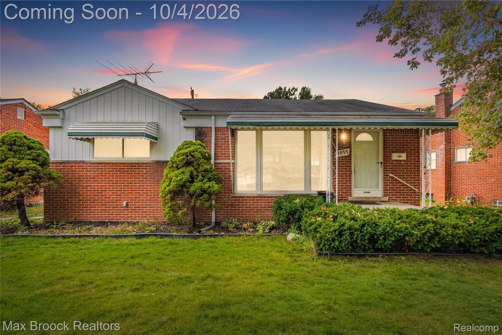 9055 Columbia, Redford