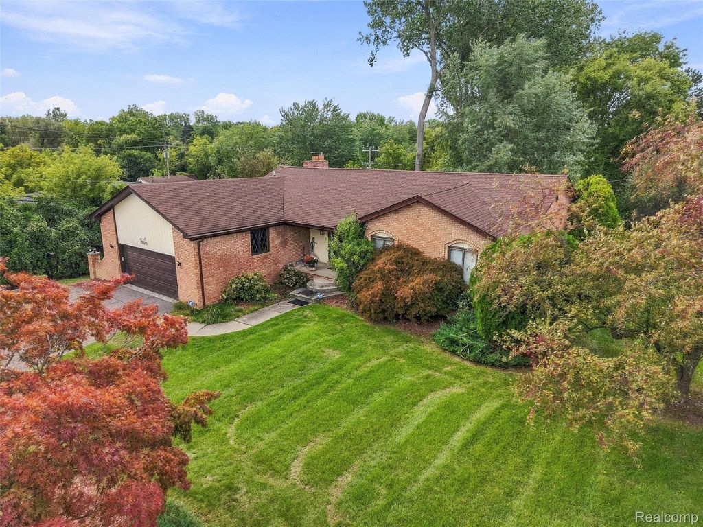 20805 Halsted Rd, Northville city