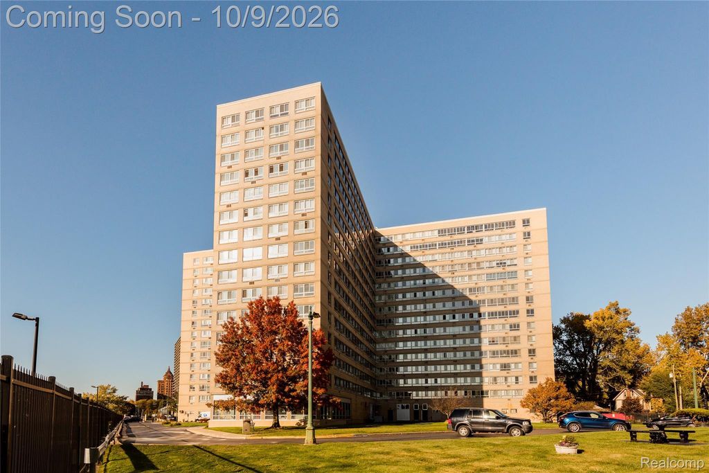 8900 Jefferson 726, Detroit