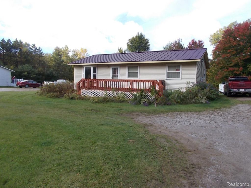 3130 Cat Lake Road, Caro