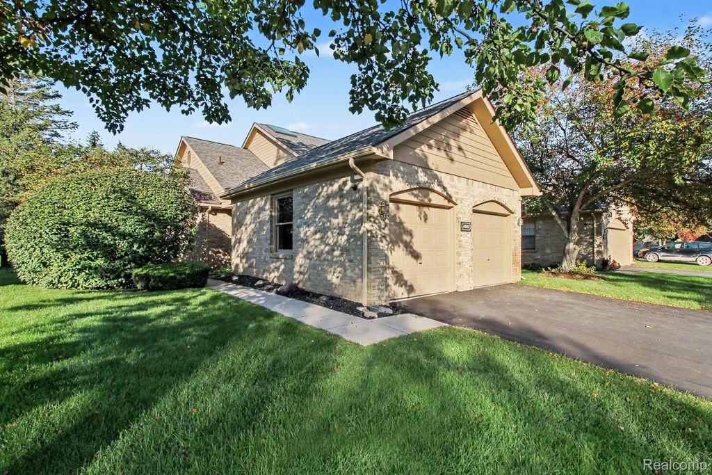 4920 Fairways Drive, Genoa township