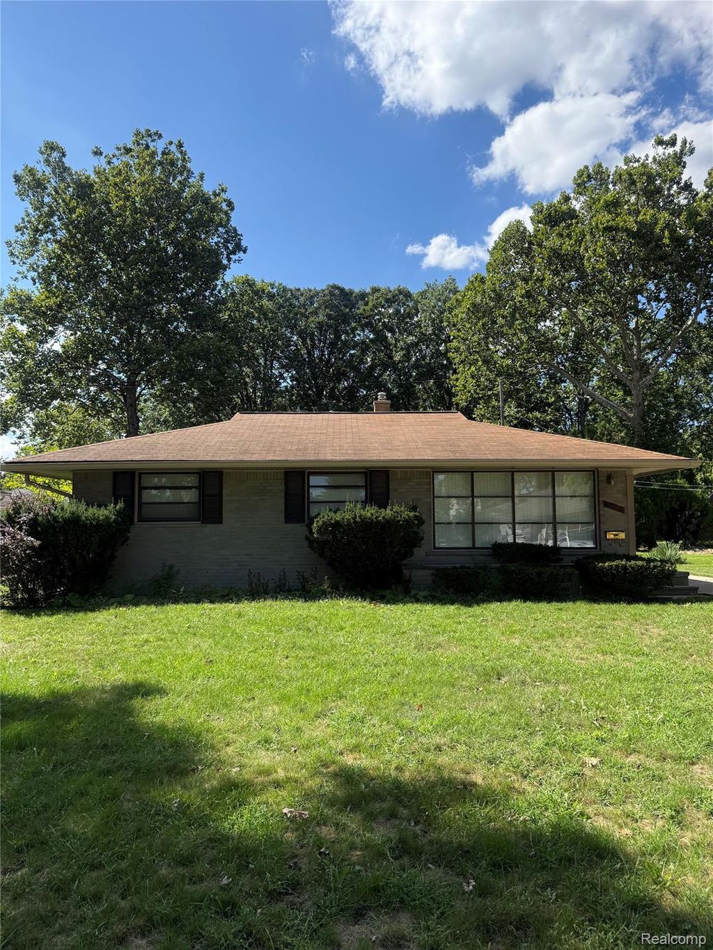27663 Shagbark Drive, Southfield