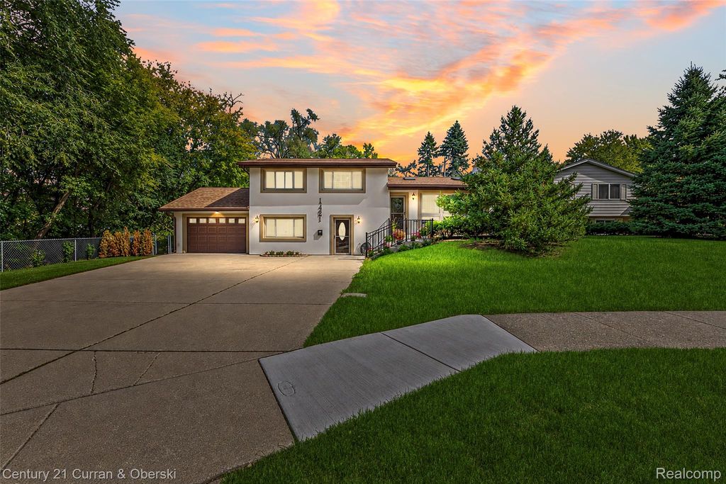 17361 W Outer Drive, Dearborn Heights