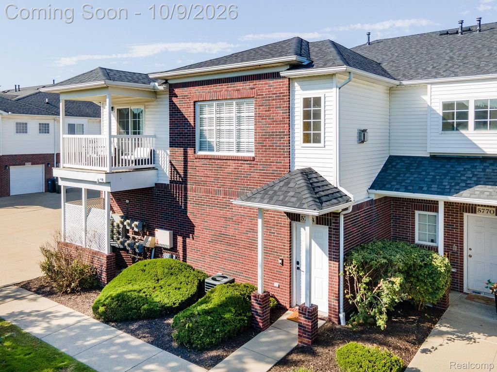 5764 Acorn Lane, Sterling Heights