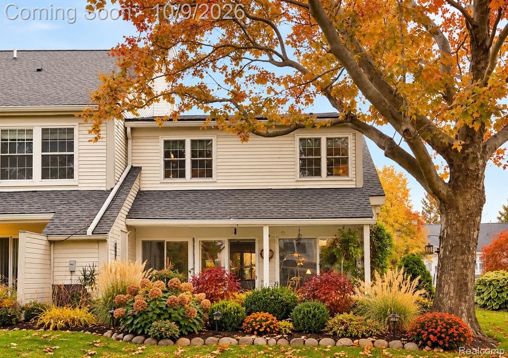 2668 Williamsburg Circle, Auburn Hills