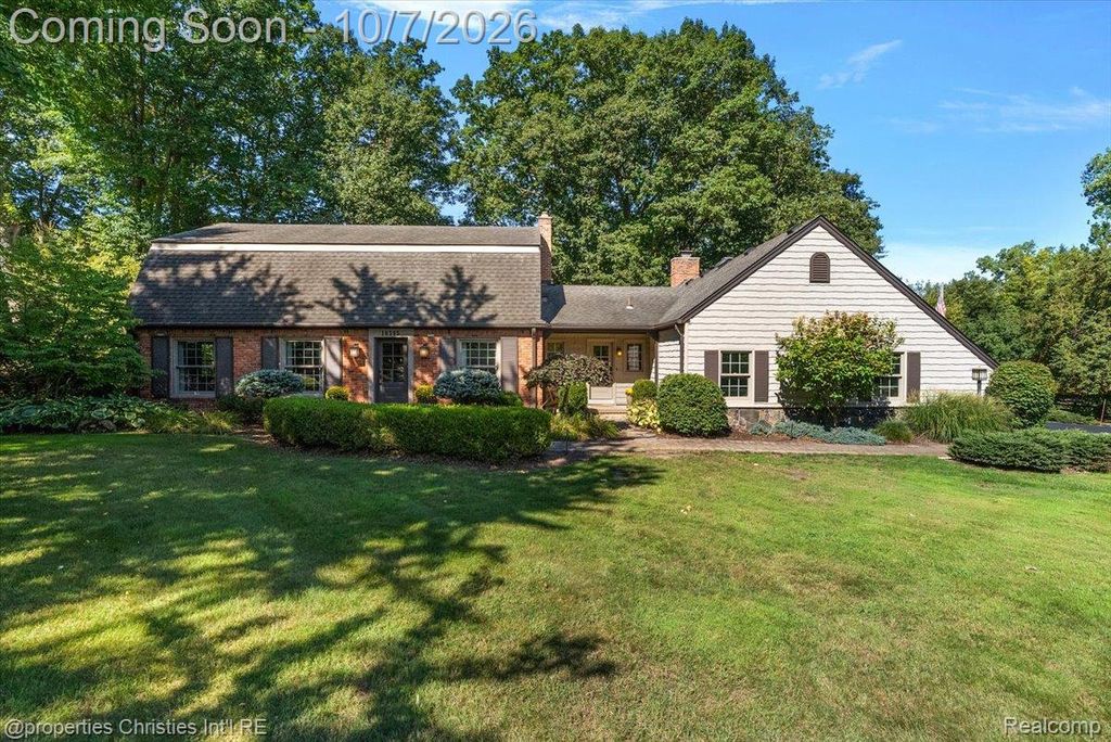 18395 Pinebrook Drive, Northville