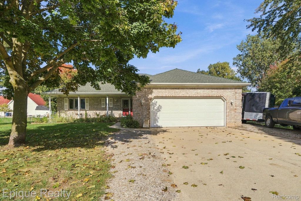 426 Oak Lane, Yale
