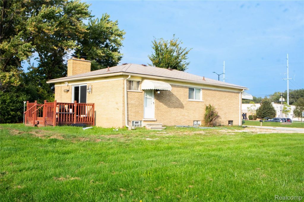 33939 Mound Road, Sterling Heights