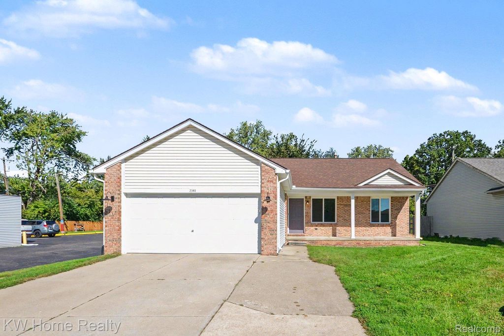2383 E Maple Road, Troy