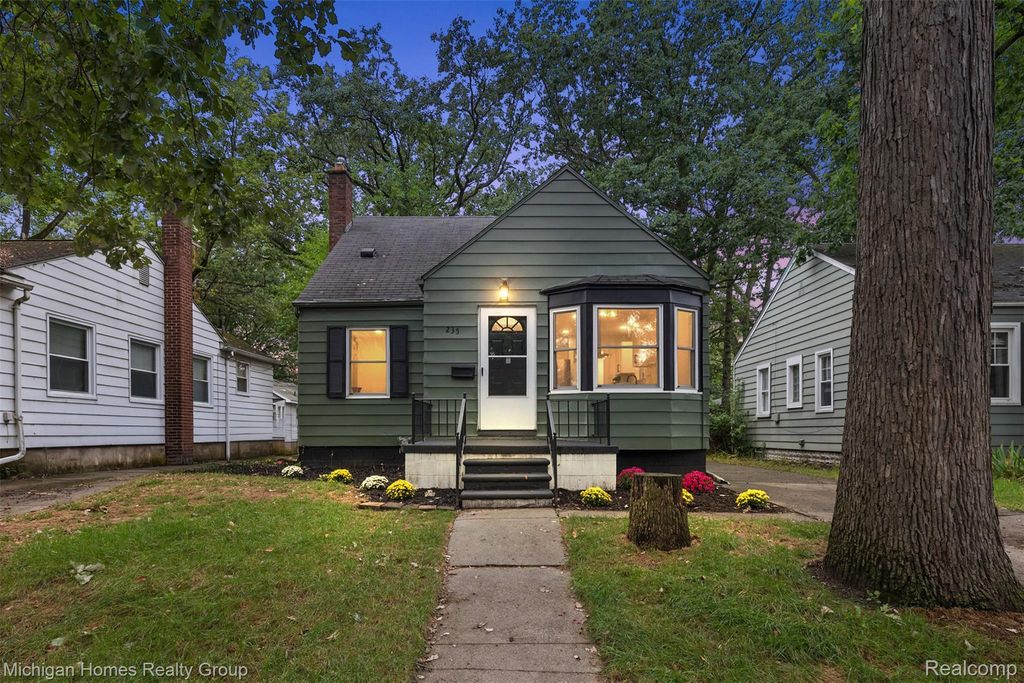 235 Flowerdale Street Street, Ferndale