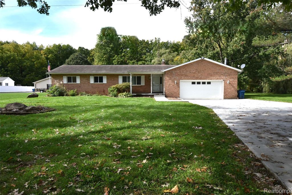 7304 Sharp Road, Swartz Creek