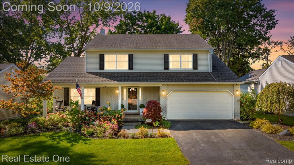 2065 Teaneck Circle, Wixom