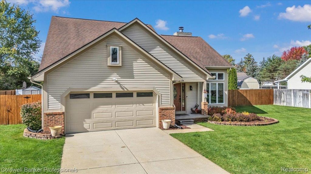8022 Fox Hollow Road, Goodrich