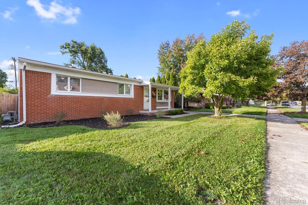 31700 Lafler Drive, Rockwood