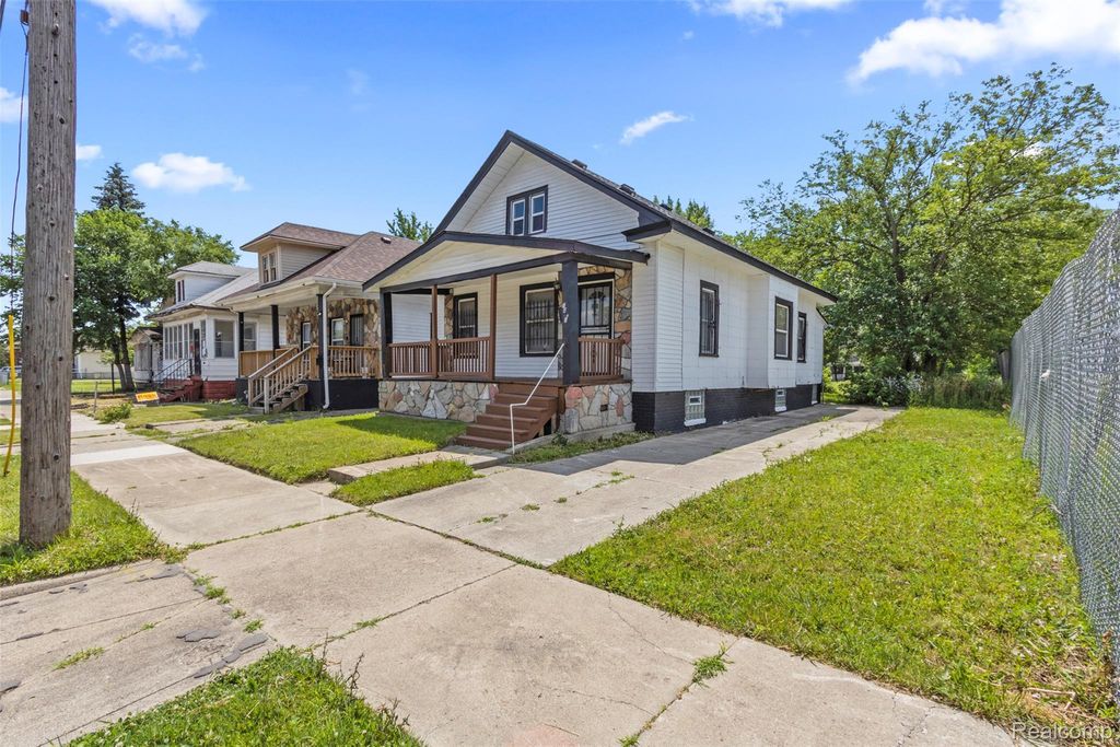7413 Elmhurst Street, Detroit