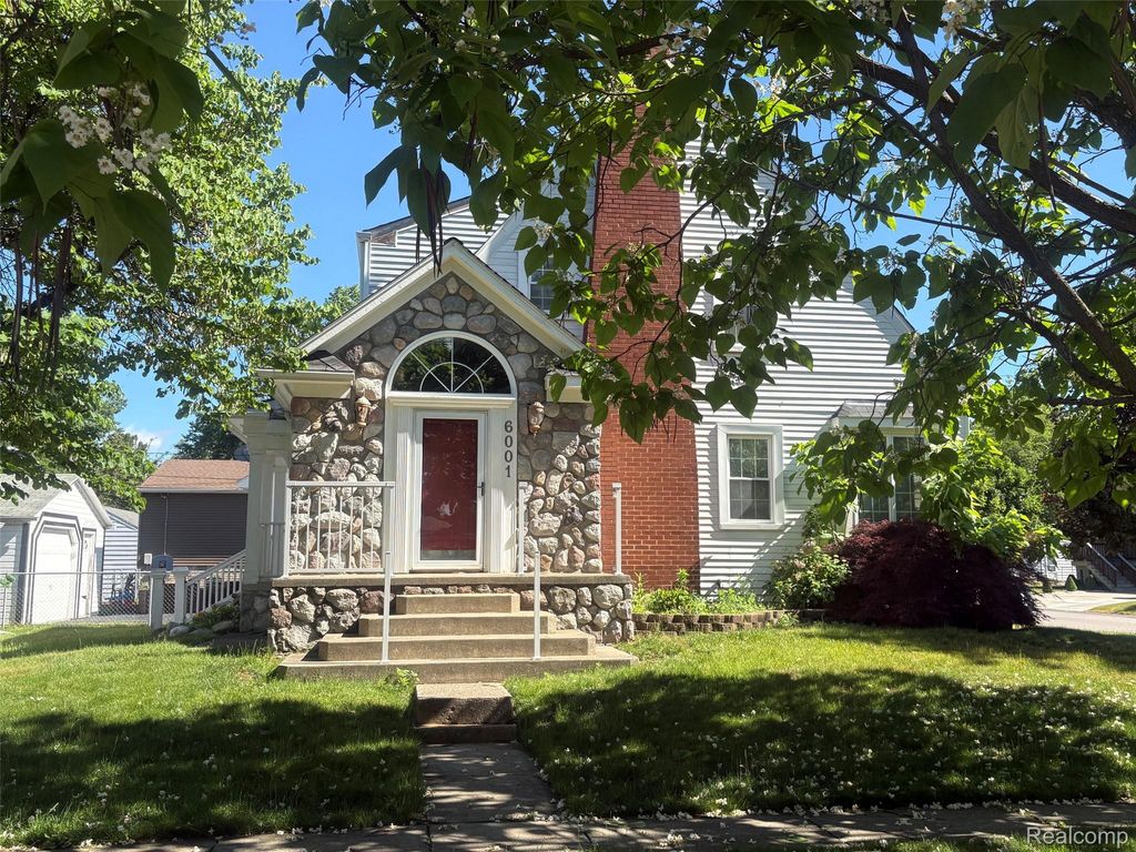 6001 N Harvey Street, Westland