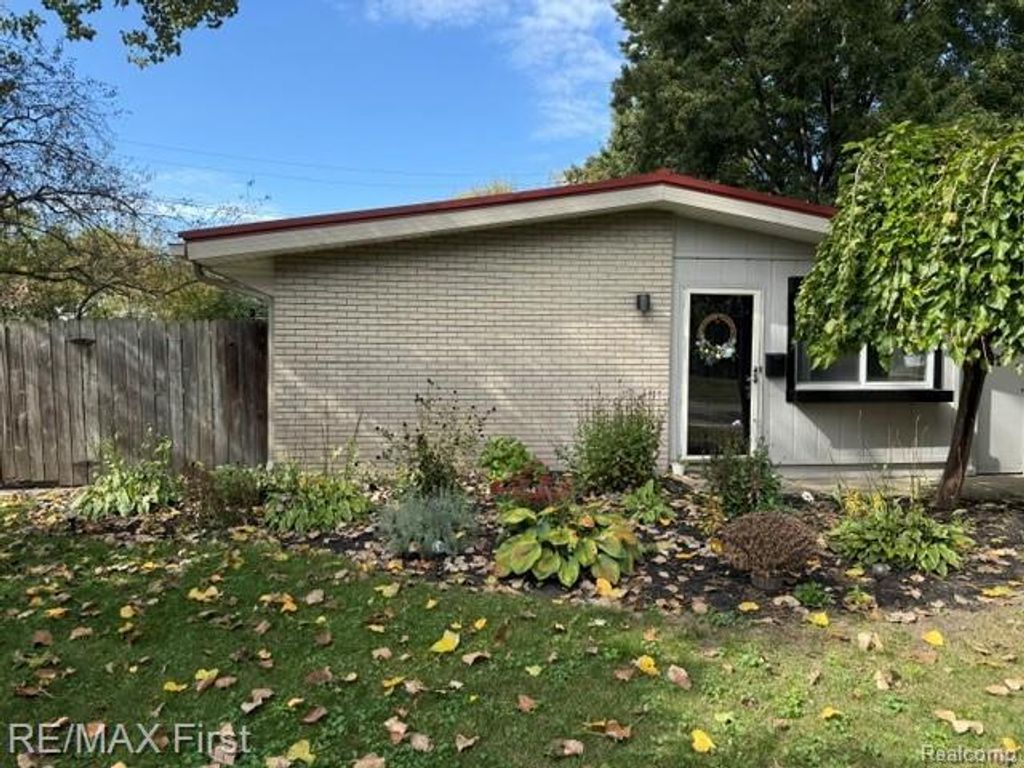 2641 13th Street, Port Huron
