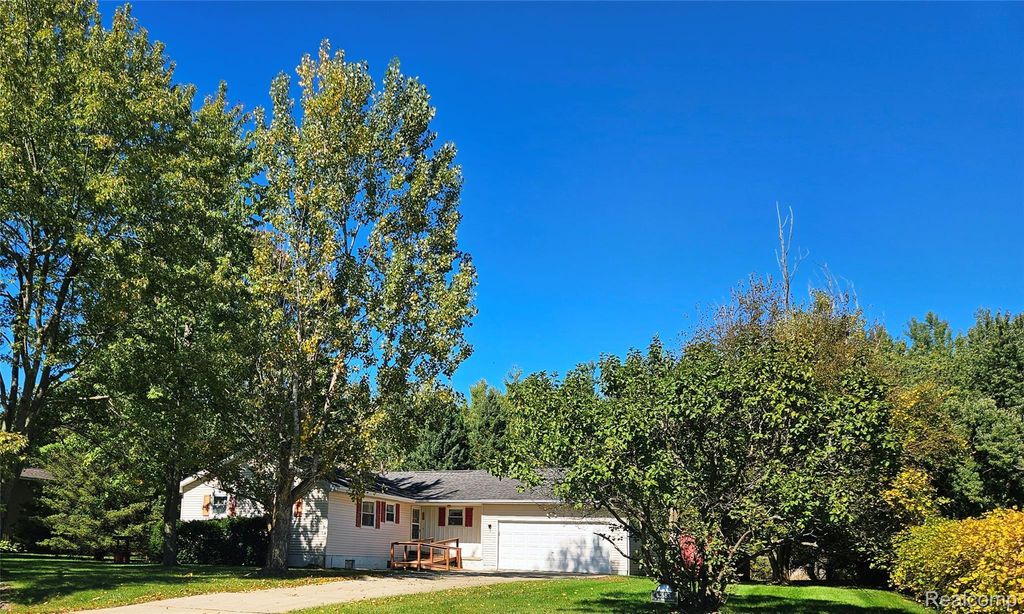 2583 Breezeway Street, North Branch